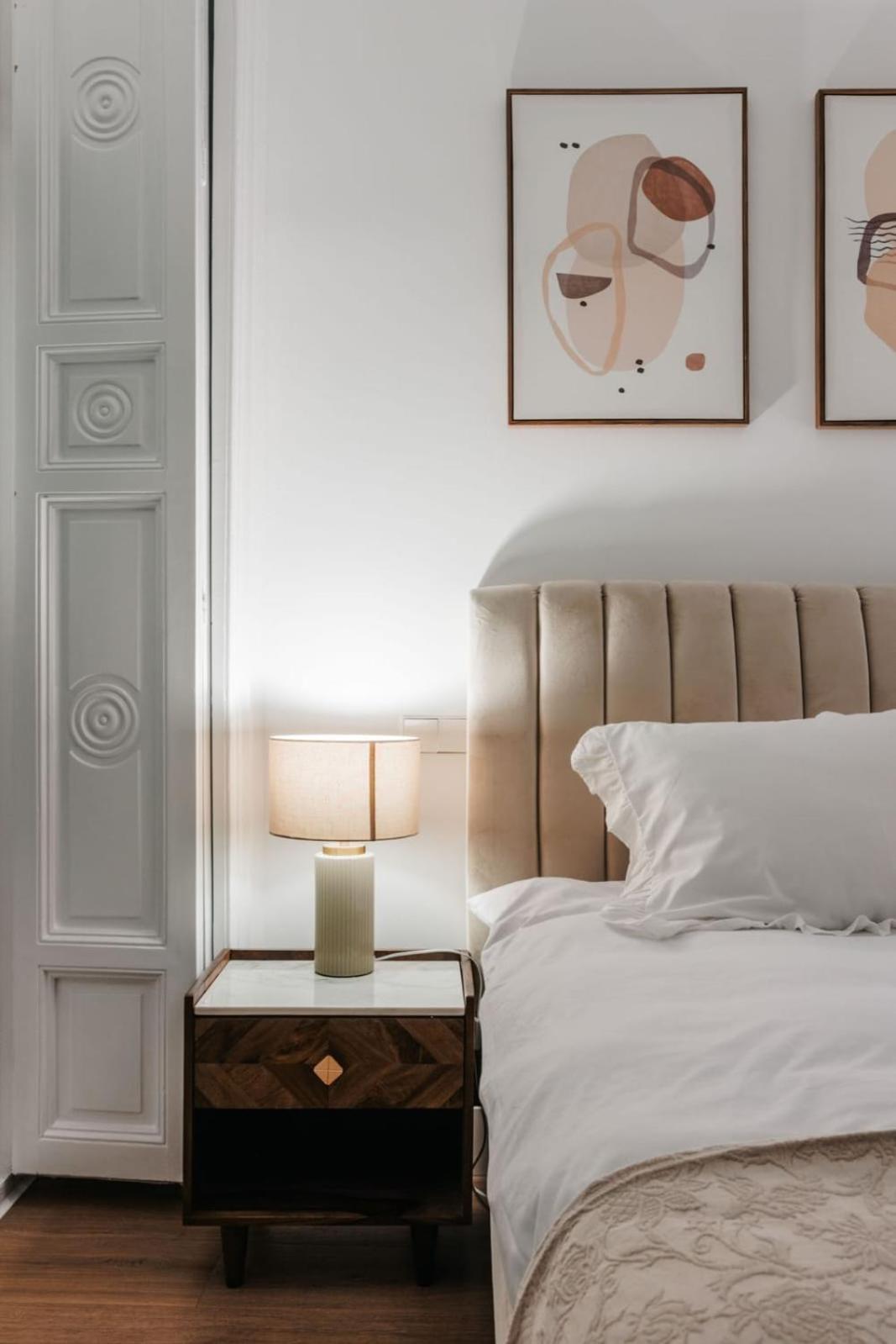 Stunning Apartment Near Gran Via Metro Madrid Eksteriør billede