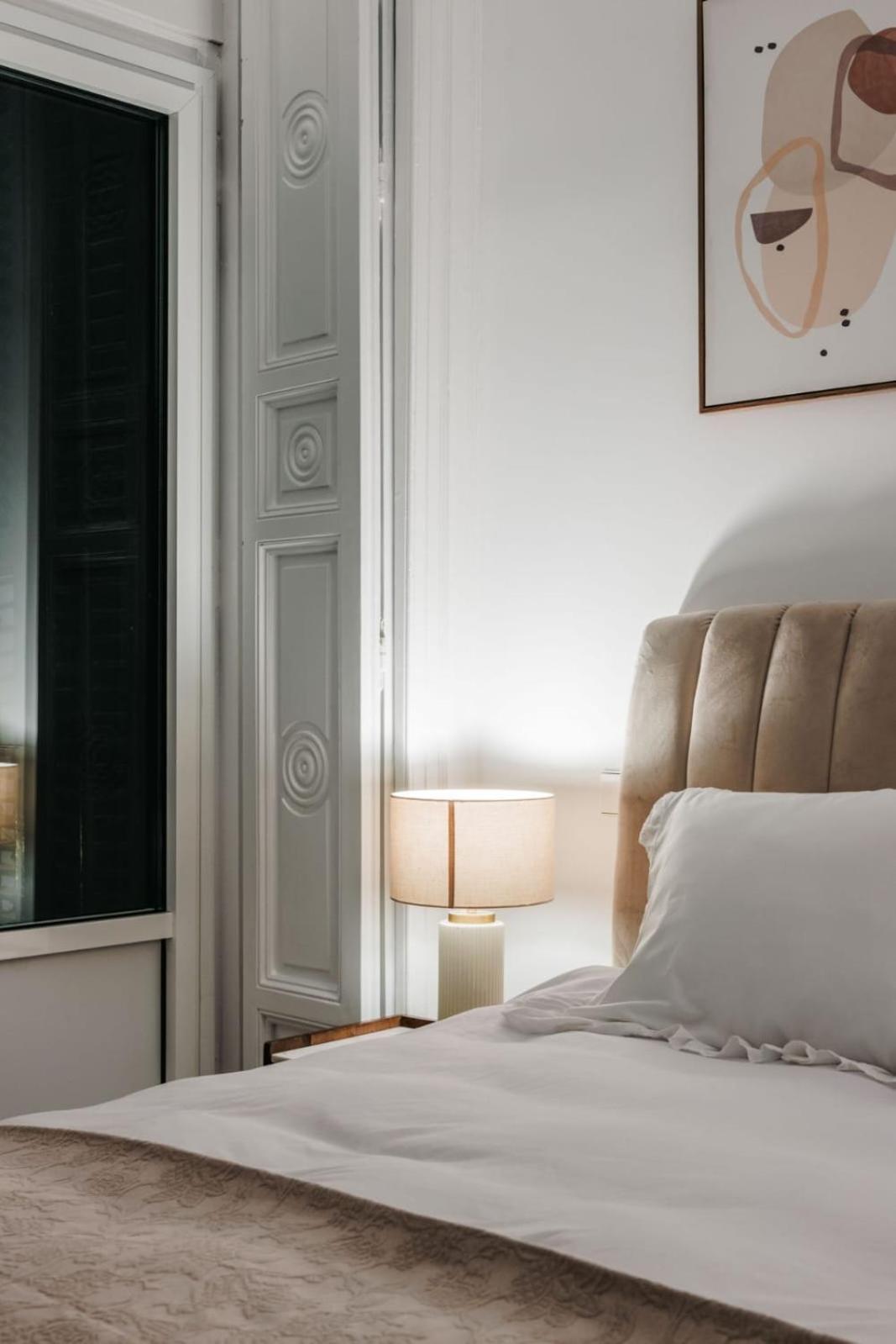 Stunning Apartment Near Gran Via Metro Madrid Eksteriør billede
