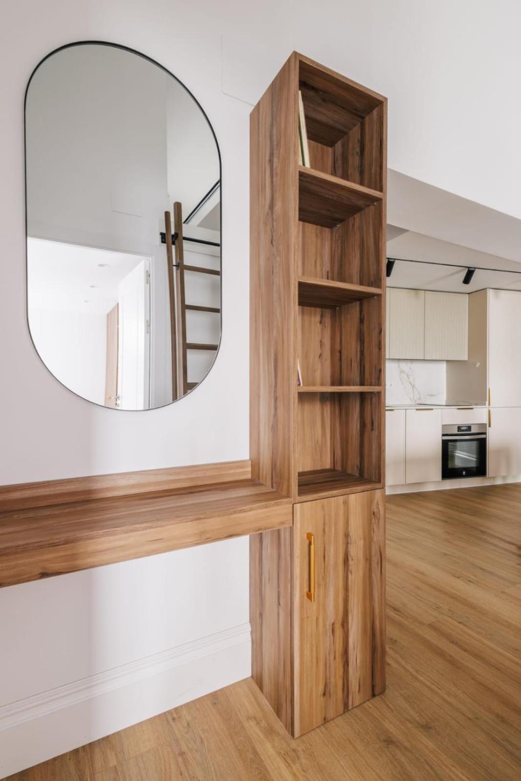 Stunning Apartment Near Gran Via Metro Madrid Eksteriør billede