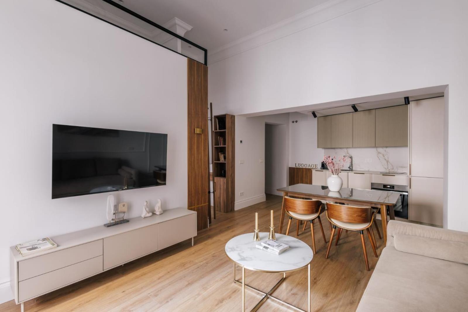 Stunning Apartment Near Gran Via Metro Madrid Eksteriør billede