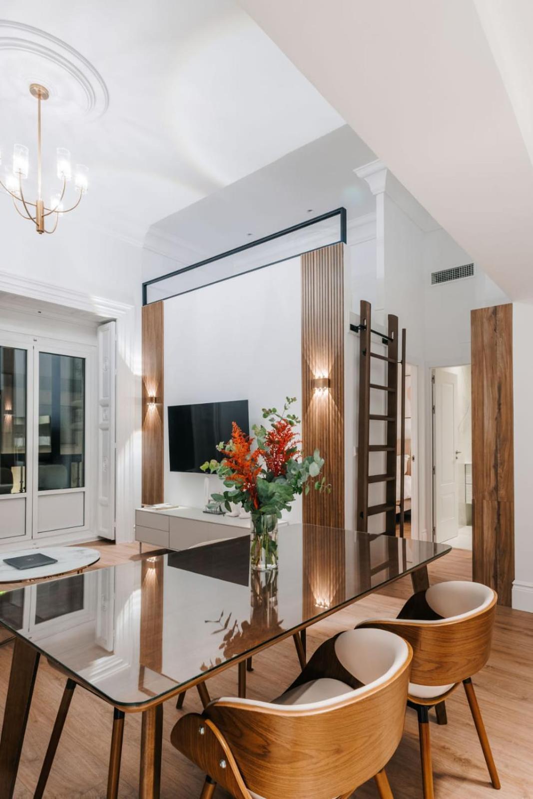 Stunning Apartment Near Gran Via Metro Madrid Eksteriør billede